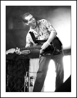 u16/tonyegan/medium/42170115.BondiCigarsByronBayBluesfest.jpg