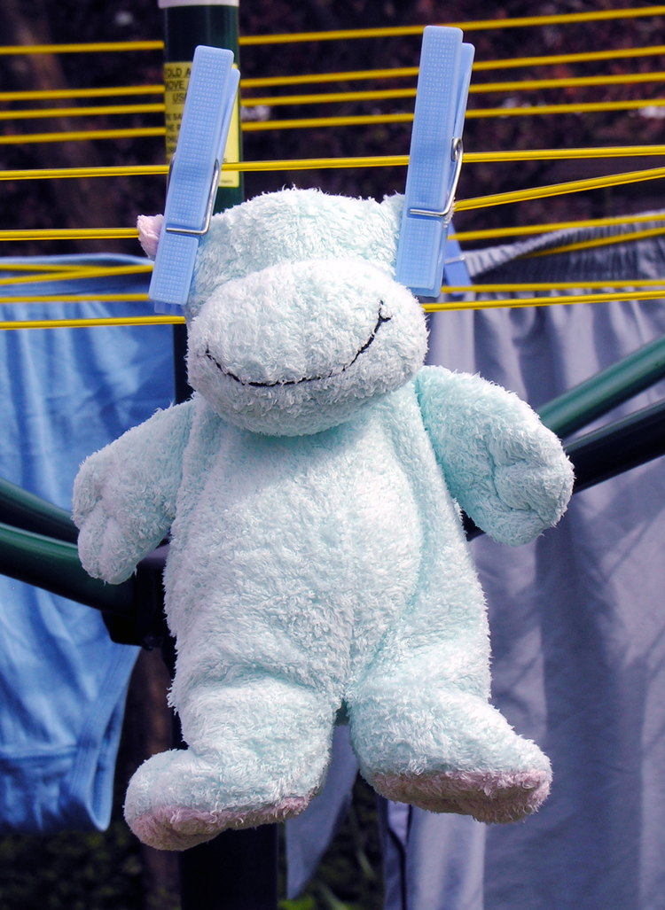  - 13th April 2005 - Naked Blue