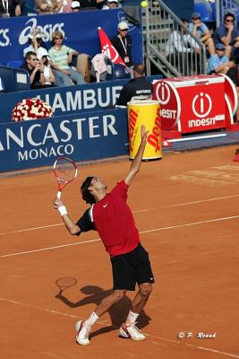 u16/webman06/medium/42110107.OpenTennis2service.jpg