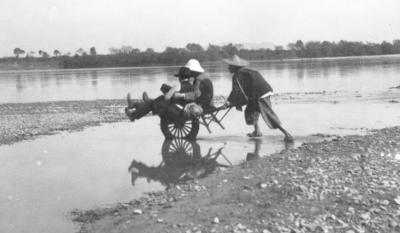 China 1906 Wheelbarrow-water