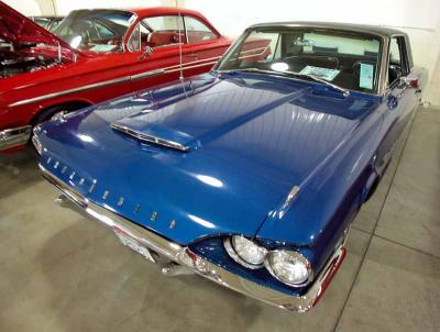 140 - 1964 Ford Thunderbird - Cruisin for a Cure 2002