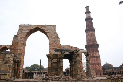 Ruins at Qutb Minar, Delhi