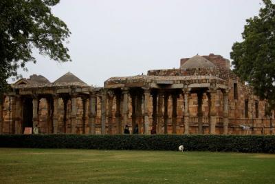 Ruins around the Qutb site, Quwwat Islam Masjid, Qutb Minar, Delhi