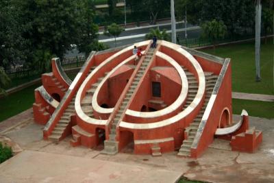 Reading the stars, Jantar Mantar, Delhi