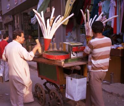 A street vendor in Cairo, 22 May 1989.