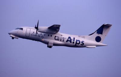 u17/airpaul/medium/5551782.06.09.02AirAlpsDornier328110OELKC.jpg