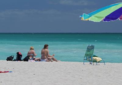 21st Street beach sunbathers 01