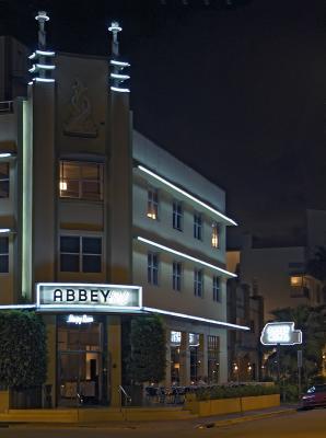 Abbey Hotel at night 01