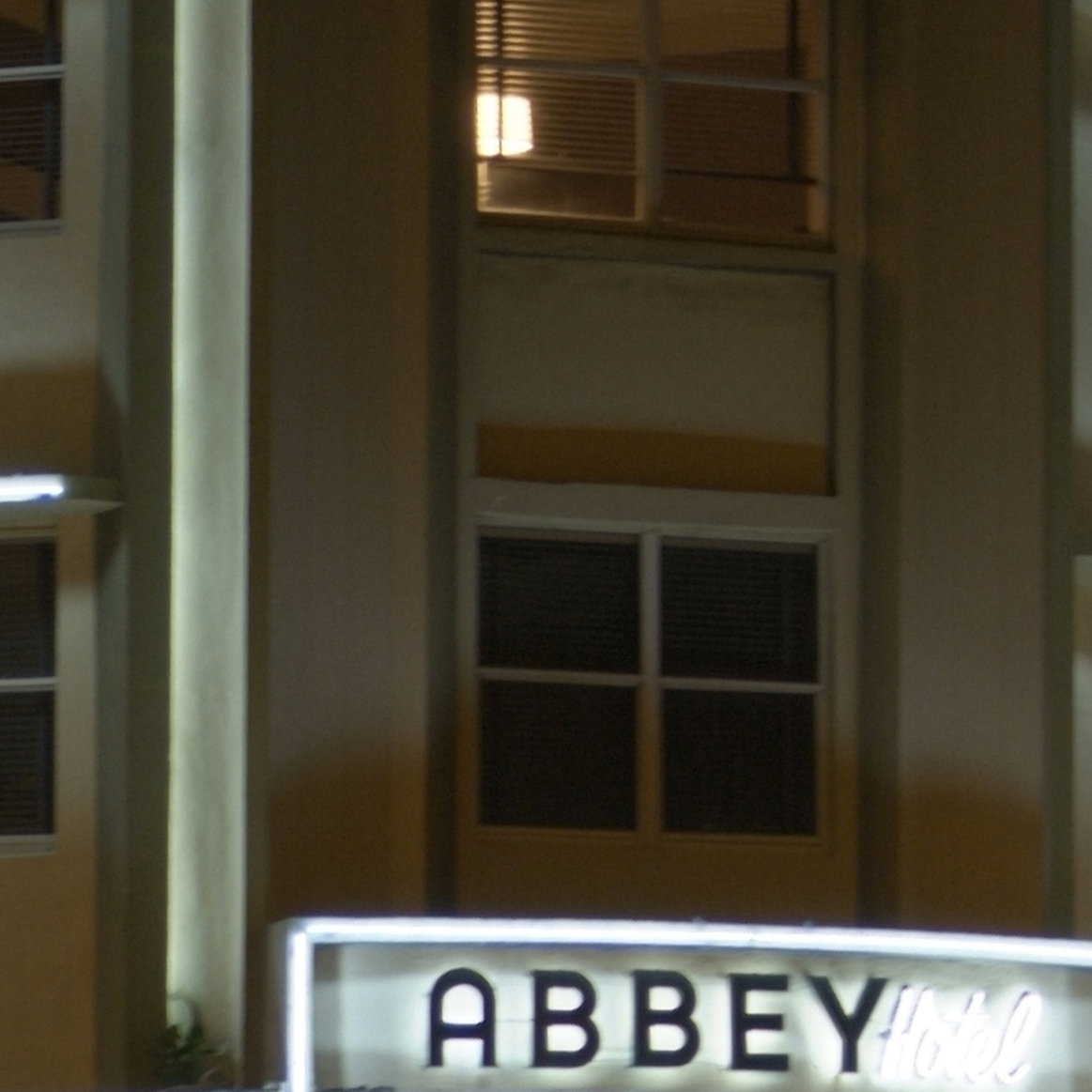 Abbey Hotel at night 01 detail