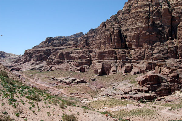 Trail to the Snake Monument and Jabal Haroun