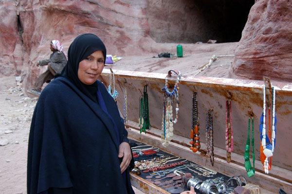 Persistant saleswoman, Petra