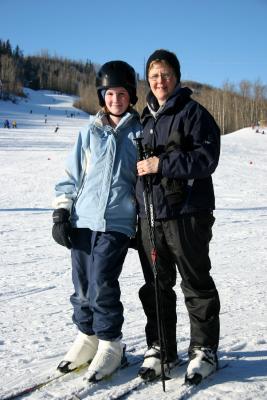 u17/brian59/medium/39173539.SkiBunnies.jpg