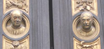 Head DoorKnobs