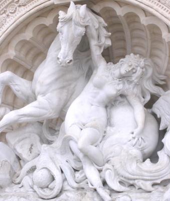 statue