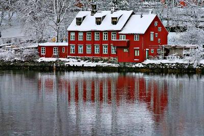 Red house 2 *