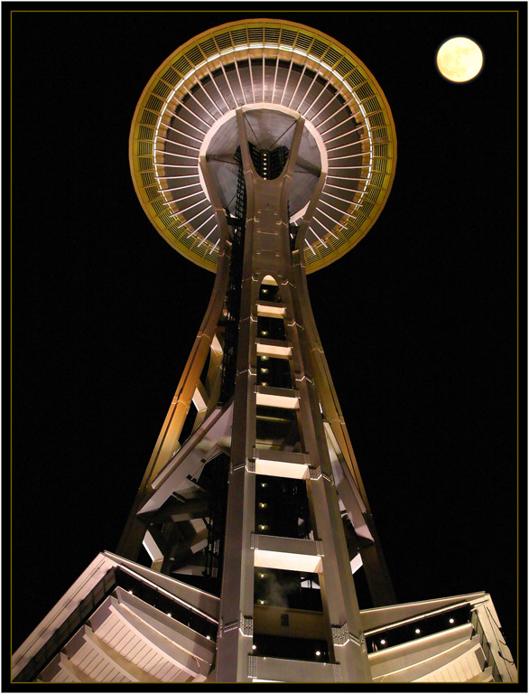 <b>2nd Place</b><br>Looking up at the<BR>Space Needle *