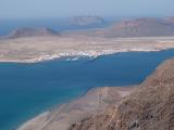 Caleta del Sebo (La Graciosa) y Montaa Clara