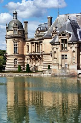 Le chteau de Chantilly photographi en fin de journe