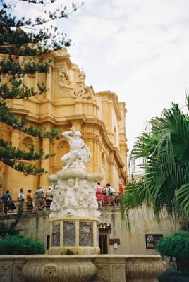 A statue of Hercules, woo hoo. We don't know the significance....