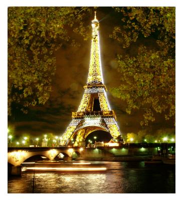 Tour Eiffel: Night on the Seine