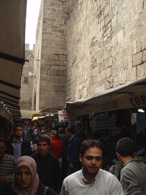Kayseri at city walls 2549