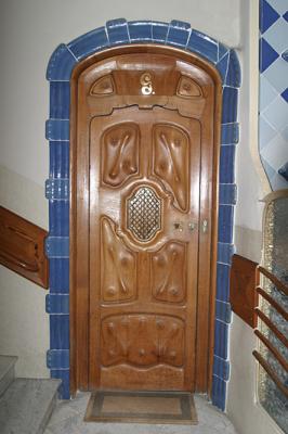 Minor interior door