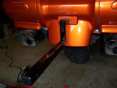 This photo shows how the support bar mounts into the hitch through the hole.