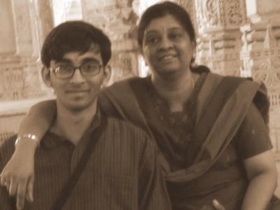 u17/gautamraja/medium/42337252.MaggooBacchaandAmma.jpg