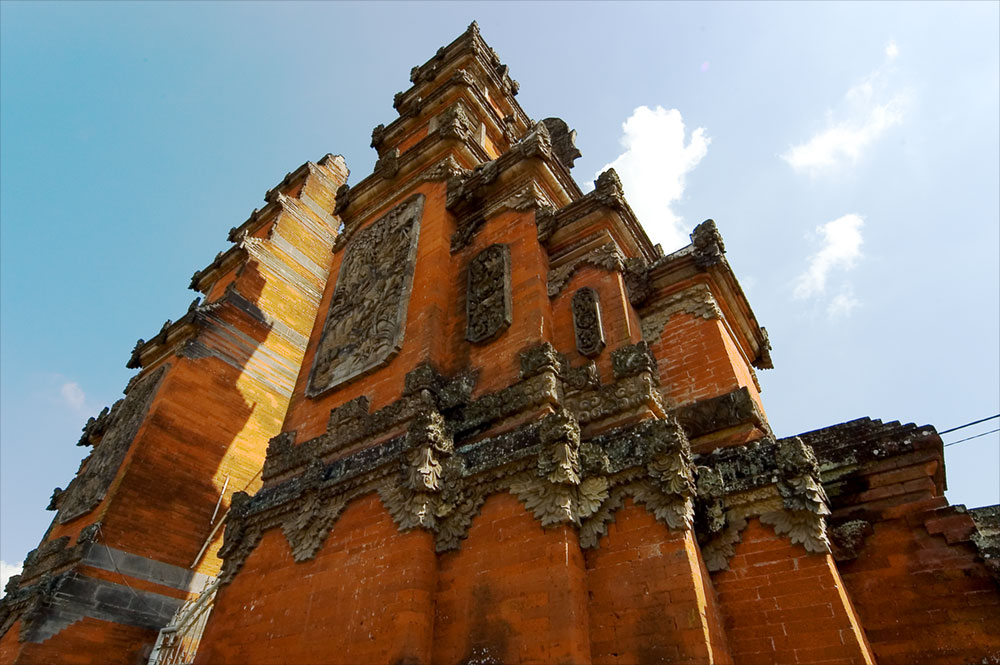 Pura Meru entrance, Lombok