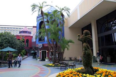 Disneyland Hotel1