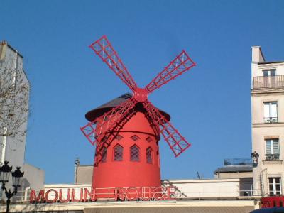 Moulin Rouge asleep - Jan 2005
