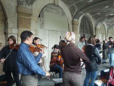 Musicians in the Place des Vosges