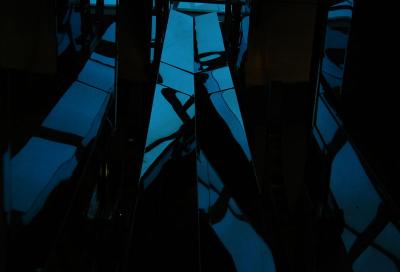 30/01/05 - Glass prison