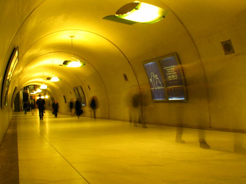 21/04/05 - Yellow tube