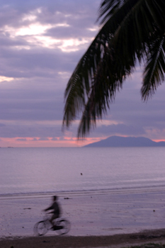 IMG_8276.jpg Cycling on beach