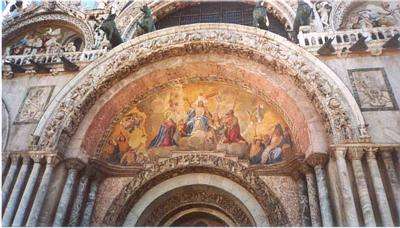 Archway in Piazza San Marco