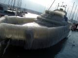 icy boat Geneve Lac Leman.jpg