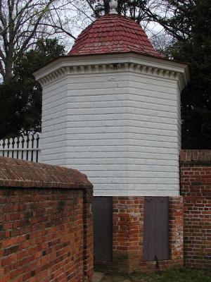 Mount Vernon Outhouse