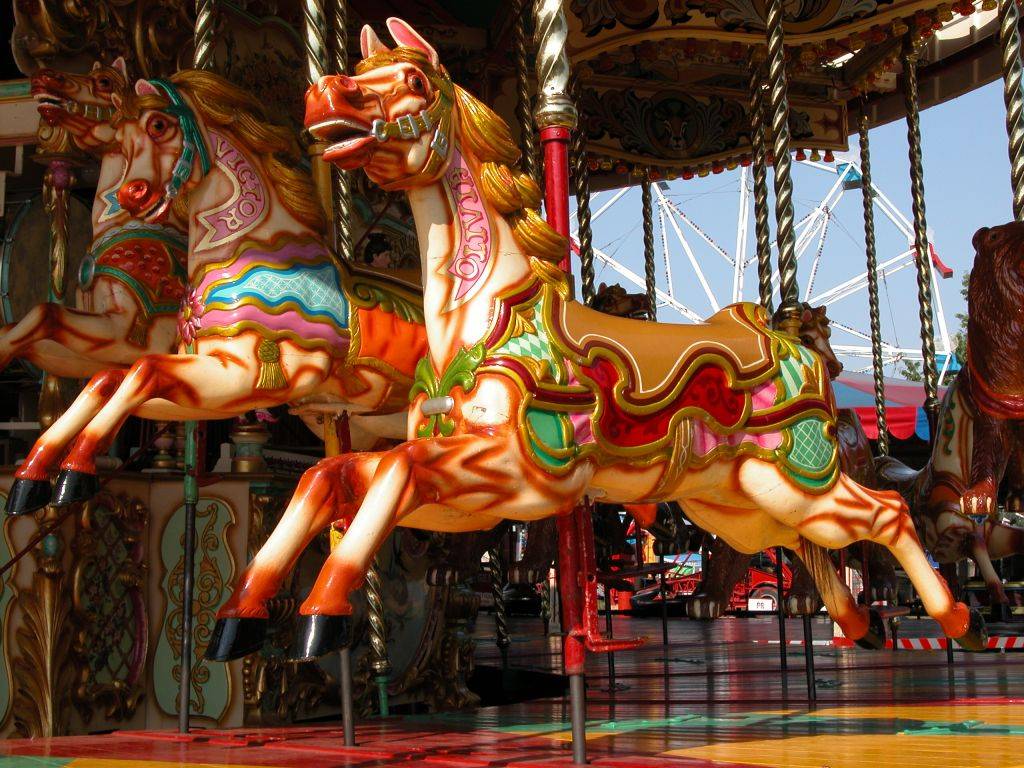 DSCN2781.JPG Gallopers