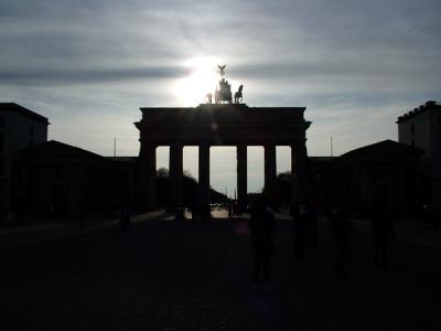Brandenburger Tor (Gate) just before sunset