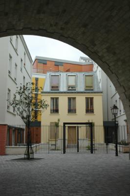 April 2005 - House near Viaduc des Arts 75012
