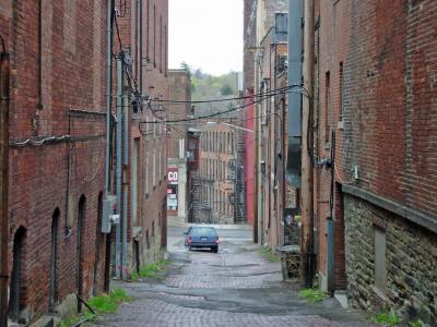 u17/sonasgael/medium/42705729.alley.jpg