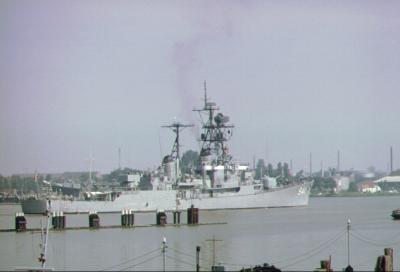 1974-USS Du Pont - DD-941