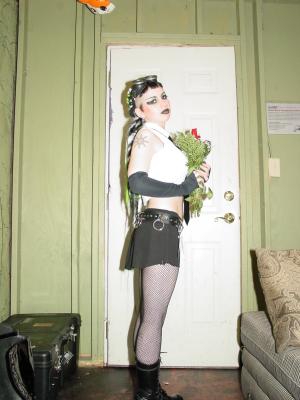 Dsc09103.jpg I'm so goth I weep rose pedals