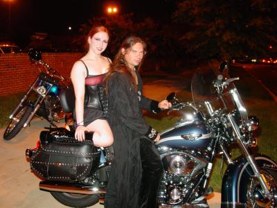 Dsc09347.jpg Laney and Jessie with his new bike