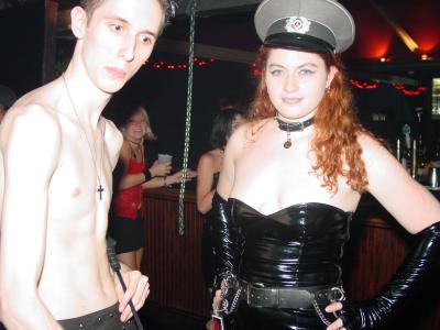 Dsc09378.jpg Jonas and Seshat. Now where does this girl shop...