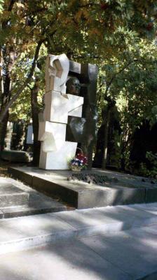 The grave of Nikita Khrushchev at Novodevichiy Convent, Moscow.