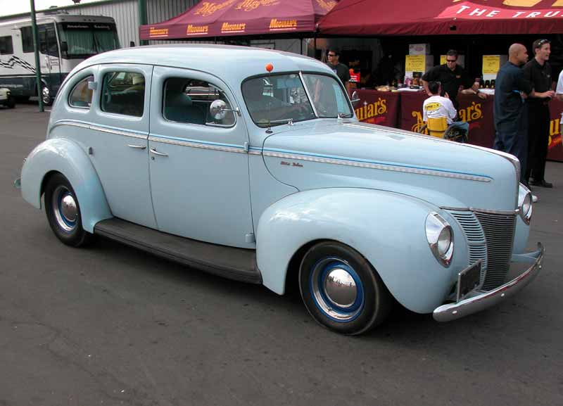 114 - 1940 Ford Deluxe - Cruisin for a Cure 2002
