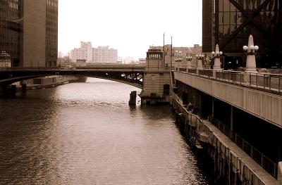 chicago river_s.jpg