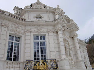 Palace side window